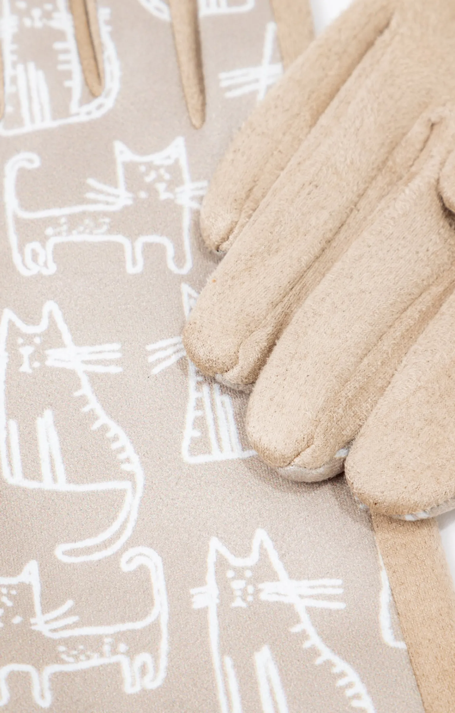 Accessoires<Armand Thiery Gants fantaisie en suédine imprimé chat - Beige