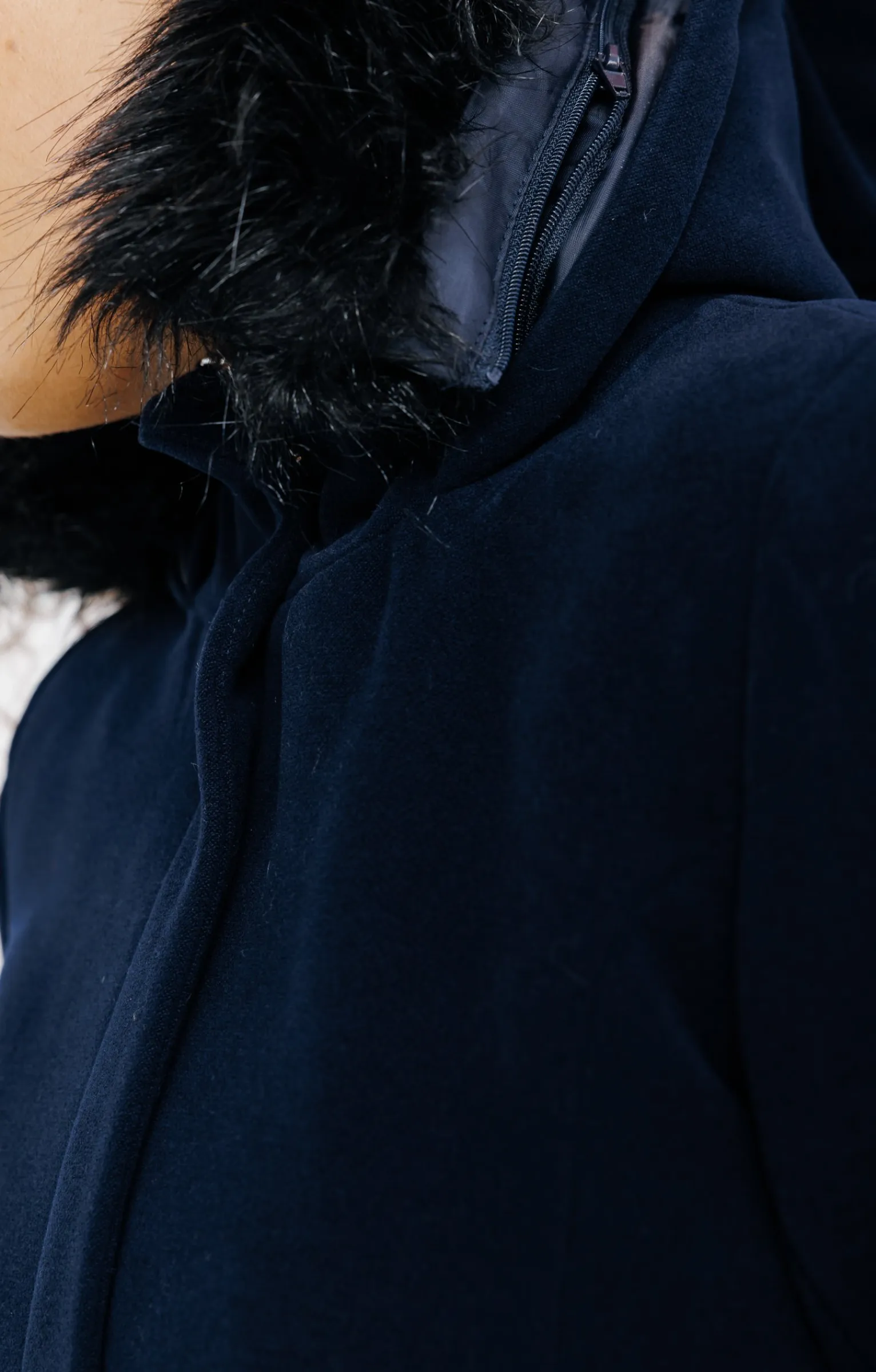 Manteaux<Armand Thiery LONG MANTEAU CEINTURE CAPUCHE FOURRURE - Marine