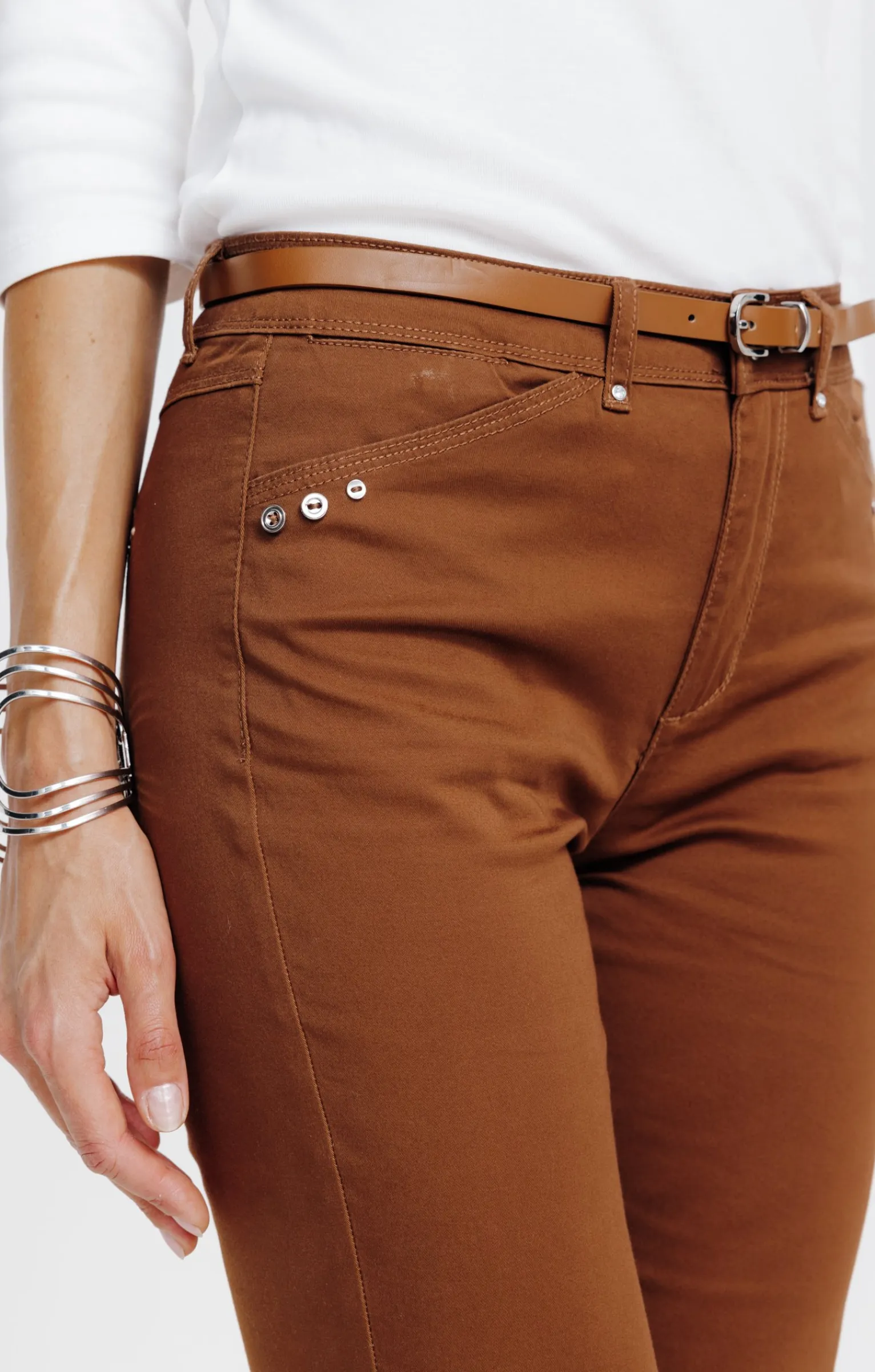 Pantalons<Armand Thiery Pantalon 7/8 forme chino avec ceinture - Marronclair