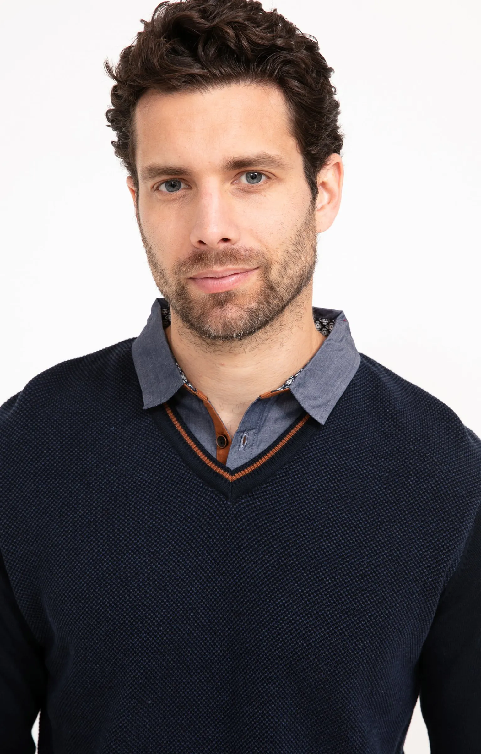 Pulls & Gilets<Armand Thiery Pull uni col V avec chemise - Marine