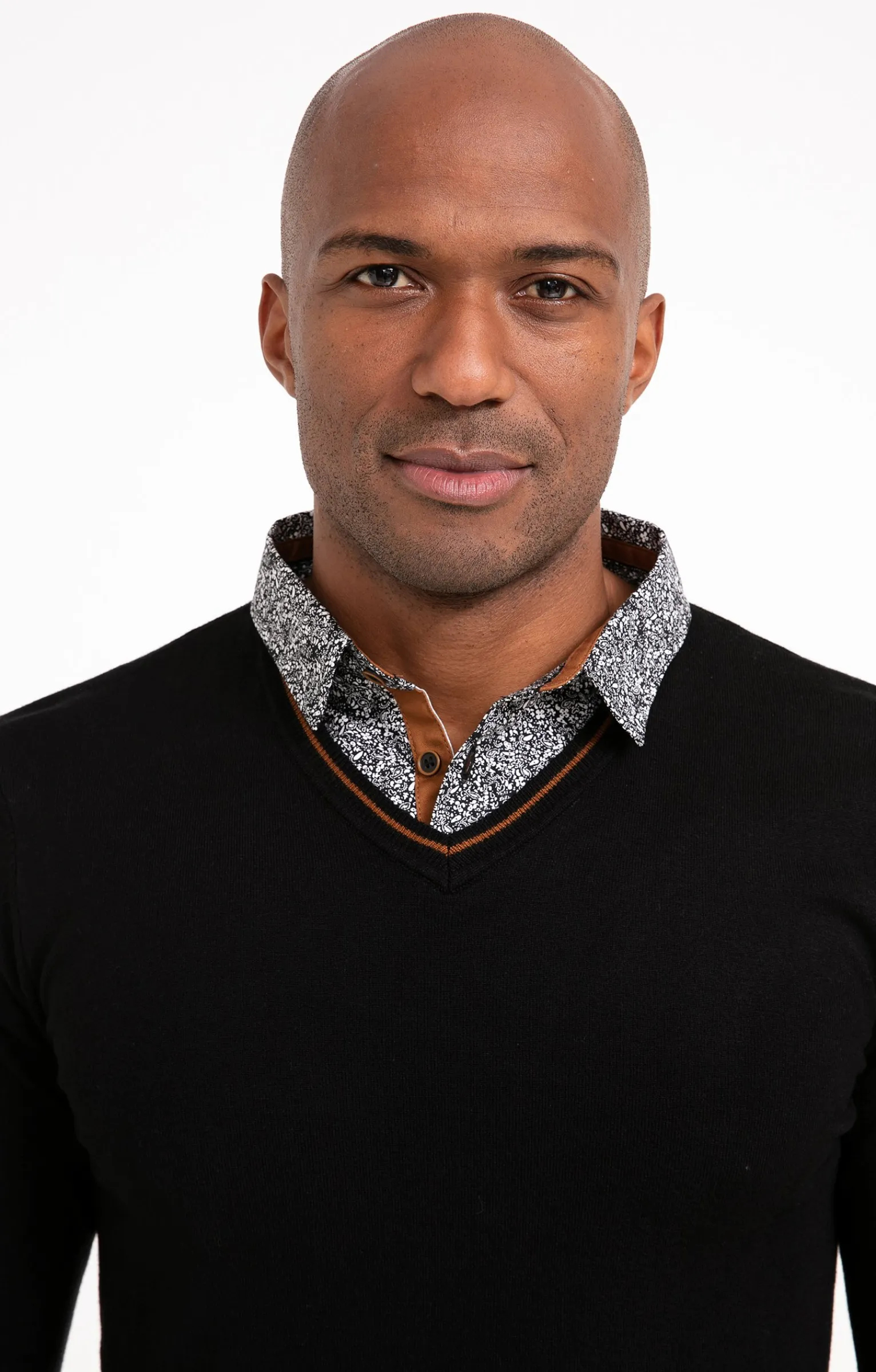 Pulls & Gilets<Armand Thiery Pull uni col V avec chemise - Noir