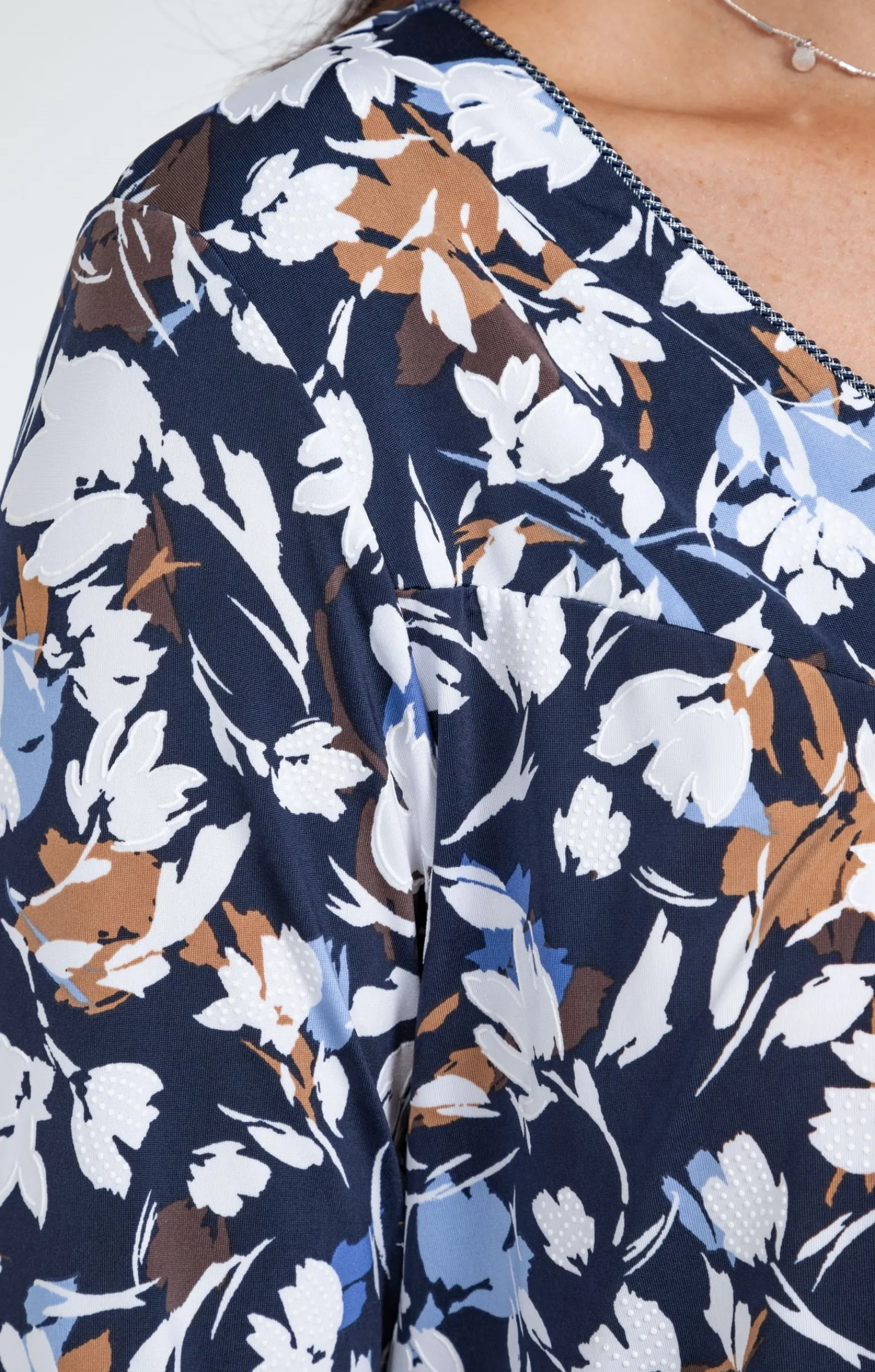 Tee-shirts<Armand Thiery Tee-shirt col V - Bleu